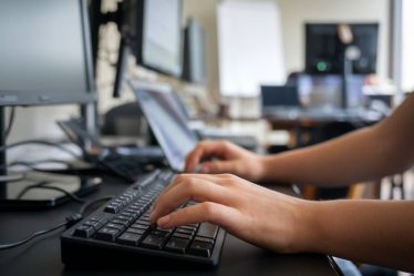"L'impact de l'IA sur le design web : opportunités et limites en 2024"