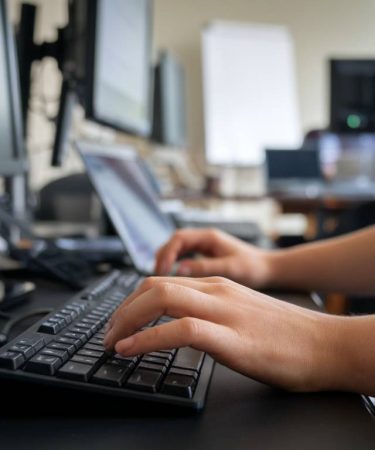 "L'impact de l'IA sur le design web : opportunités et limites en 2024"